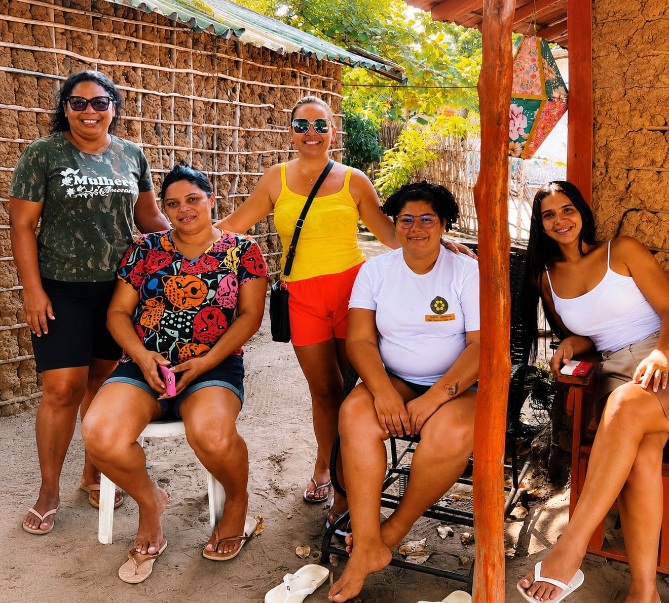 Mulheres em encontro comunitário em território rural